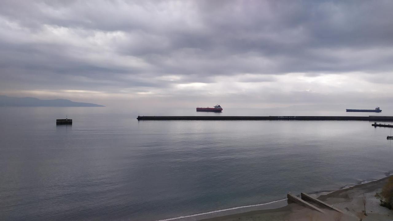 Seafront Penthouse Leo Apartment Kalamata Exterior photo