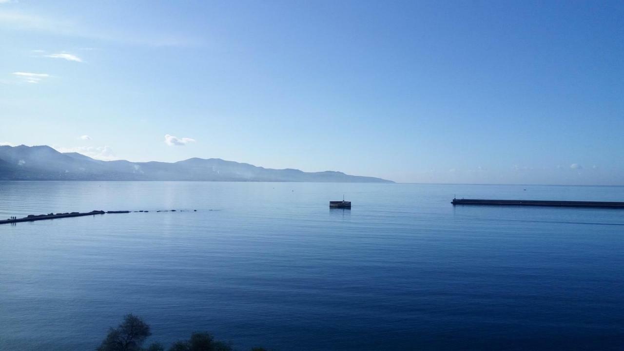 Seafront Penthouse Leo Apartment Kalamata Exterior photo