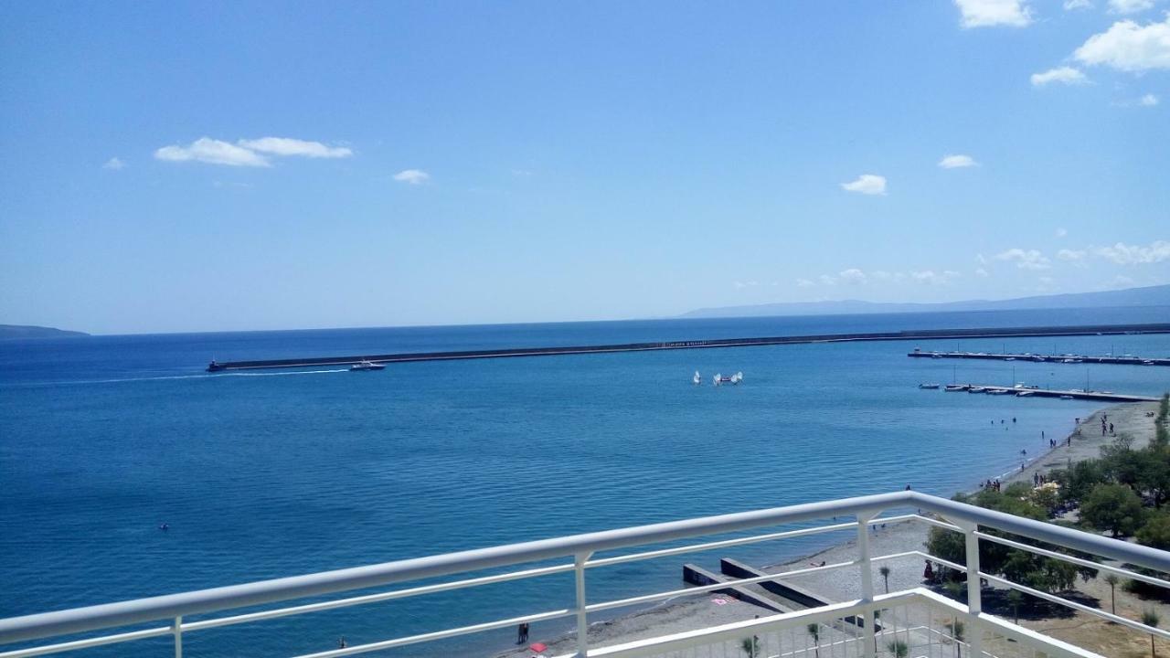 Seafront Penthouse Leo Apartment Kalamata Exterior photo
