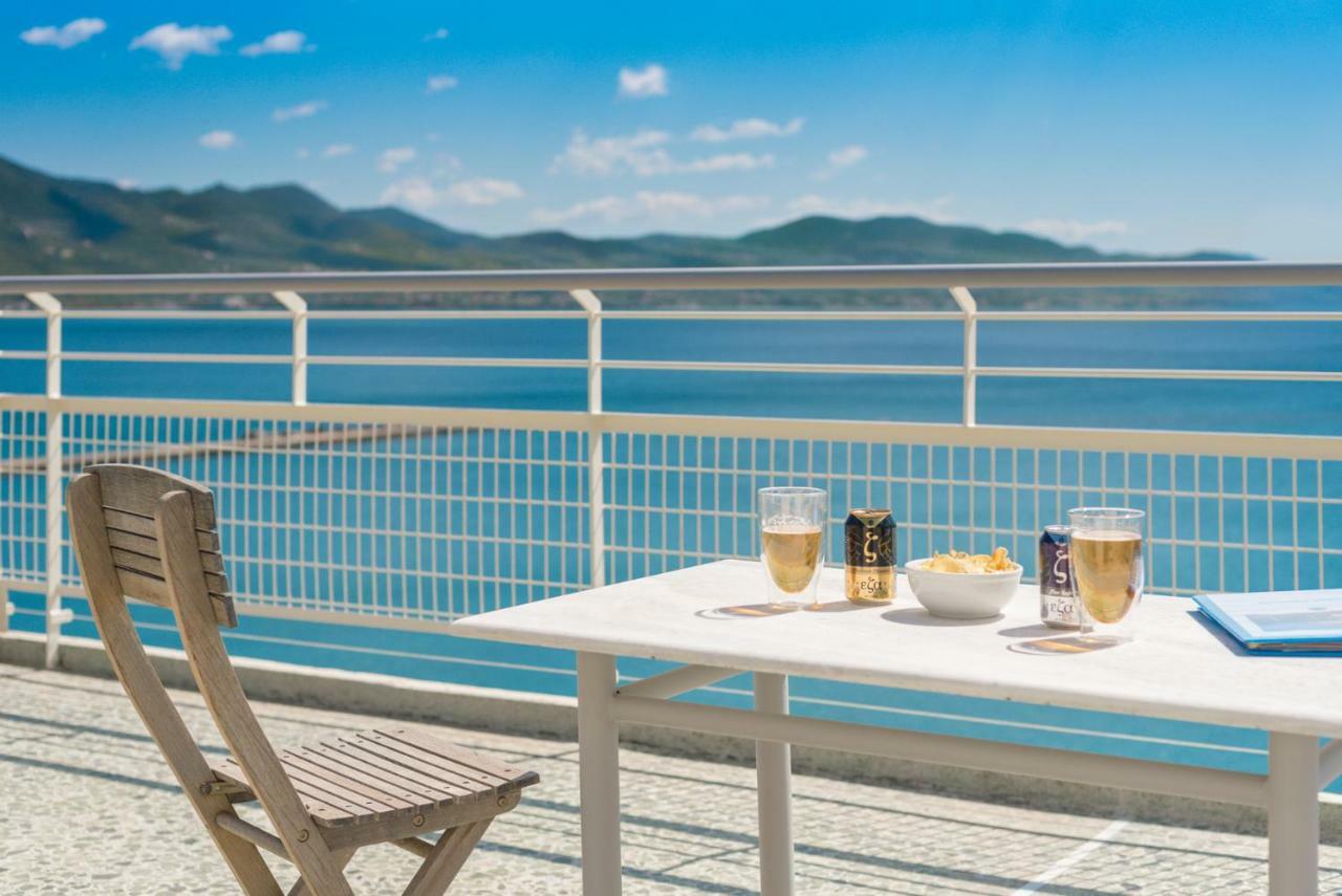 Seafront Penthouse Leo Apartment Kalamata Exterior photo